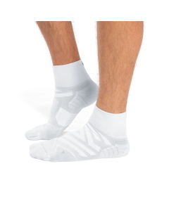 ON Men's Performance Mid Socks White-Ivory